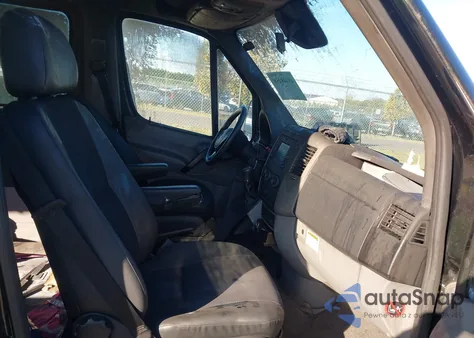 2014 Mercedes-Benz Sprinter 2500 Normal Roof from USA, damaged, VIN WDZPE7CC8E5850046